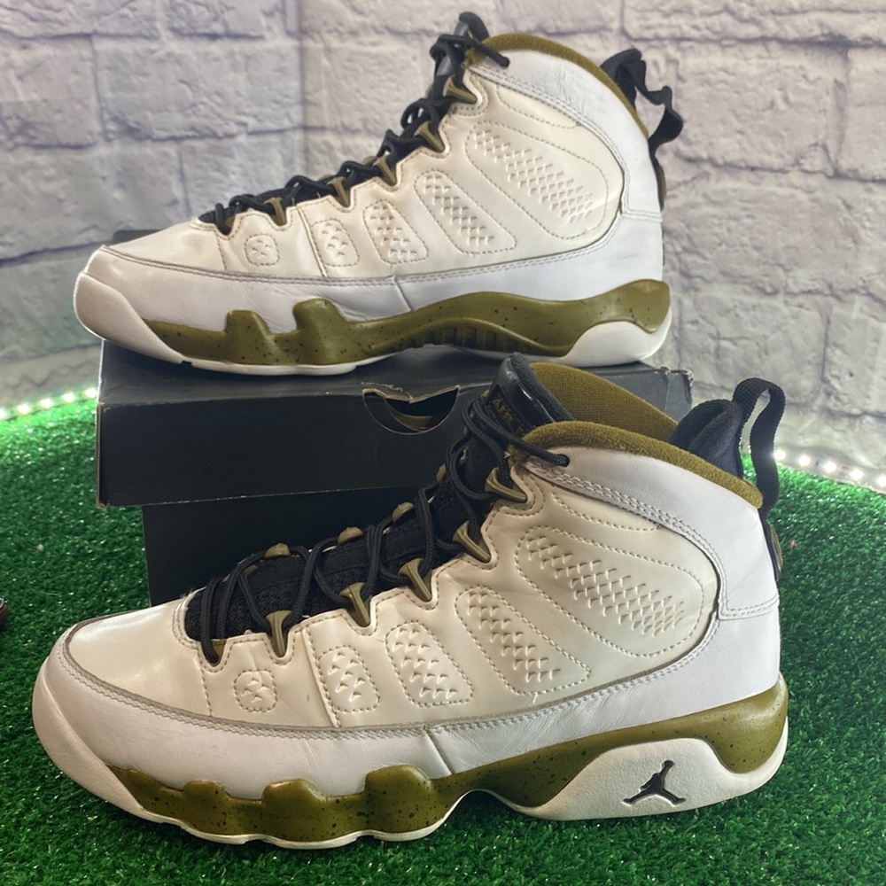 Nike Air Jordan Retro 9 olive Green size 7y